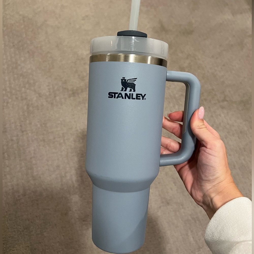 Blue 40 oz Stanley tumbler, lightly used